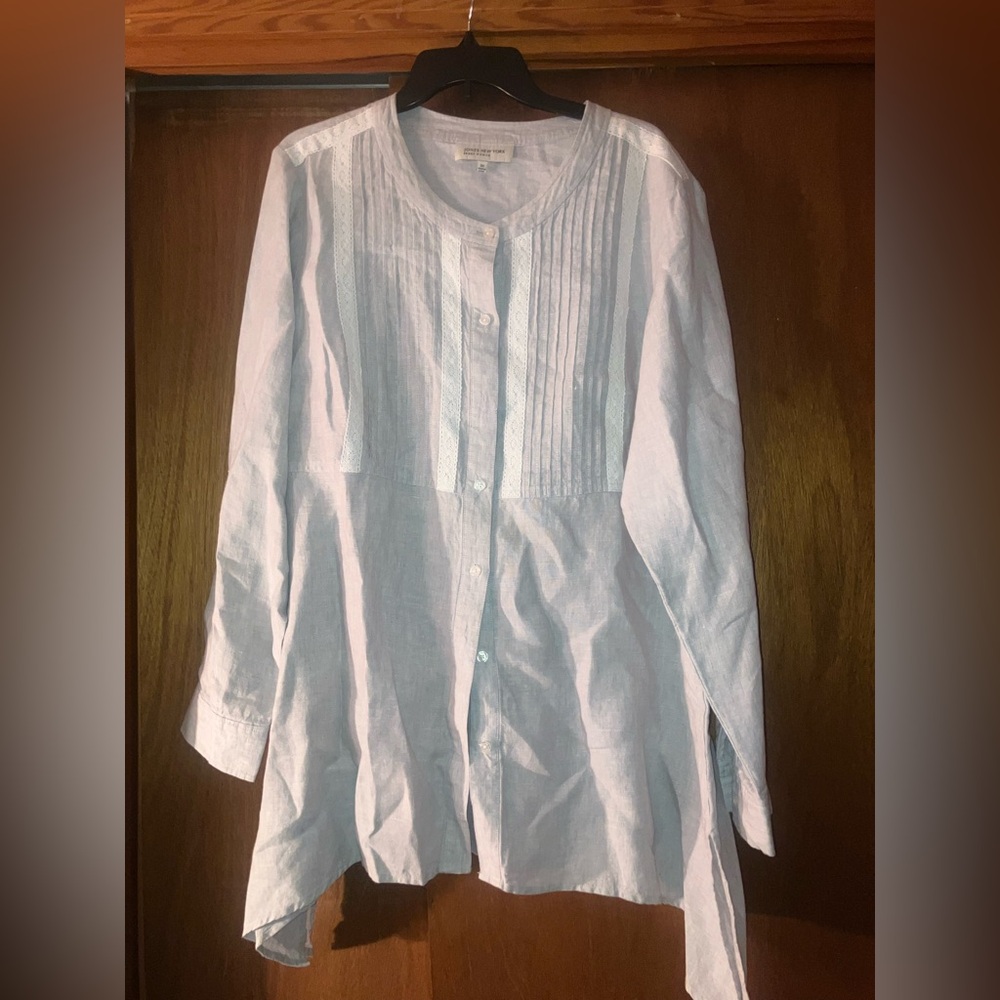 Jones, New York, 2X gray, and white linen lace swing blouse